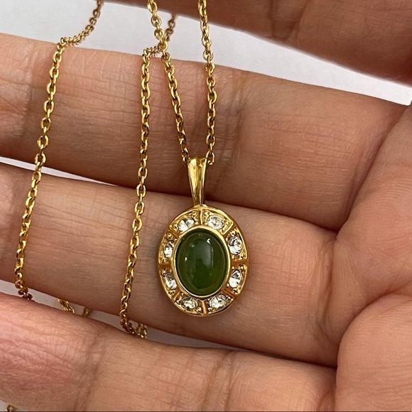 Nephrite jade pendant & chain - Picture 6 of 7